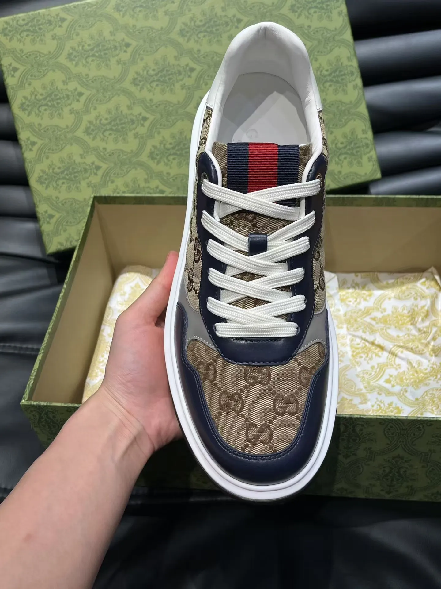 Men's Men's Shoes Men's Men's 💰460 new men's shoes GUCCI [Lightning] latest shoes shipped. Original quality, fashionable, special materials, sheepskin lining, new packaging. The foot feels super comfortable and the workmanship is impeccable. Size: 38-45, dark blue
